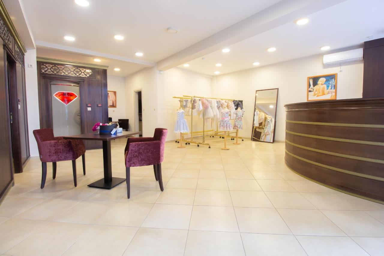 Wing Club Hotel ยาโกดินา ภายนอก รูปภาพ