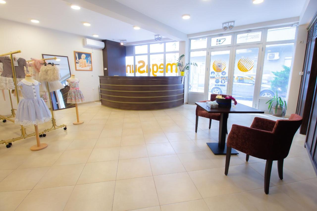 Wing Club Hotel ยาโกดินา ภายนอก รูปภาพ